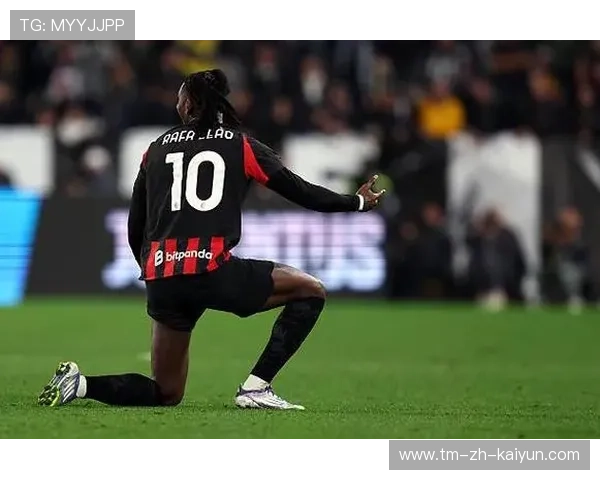 AC米兰脚后跟妙传配合，莱奥轻松破门